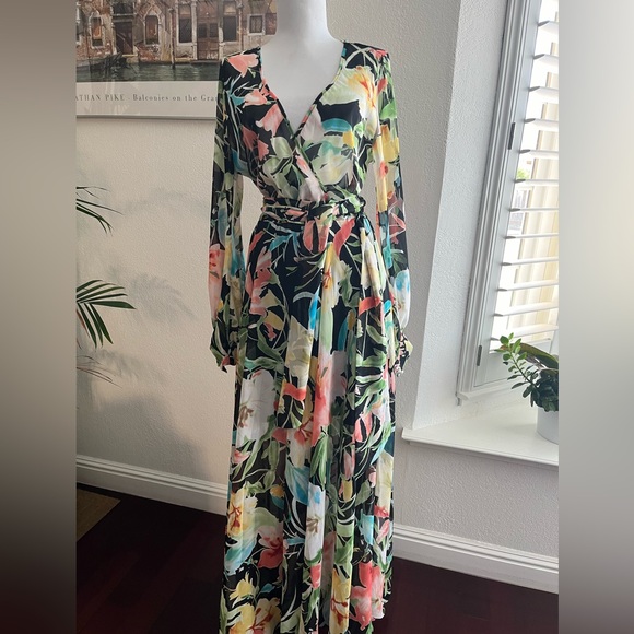 Meghan LA Dresses & Skirts - MEGHAN LA Sunset maxi dress